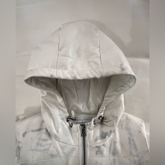 NWOT Project New York White with Bluish Gray design Hooded Vest size XS - Picture 5 of 6